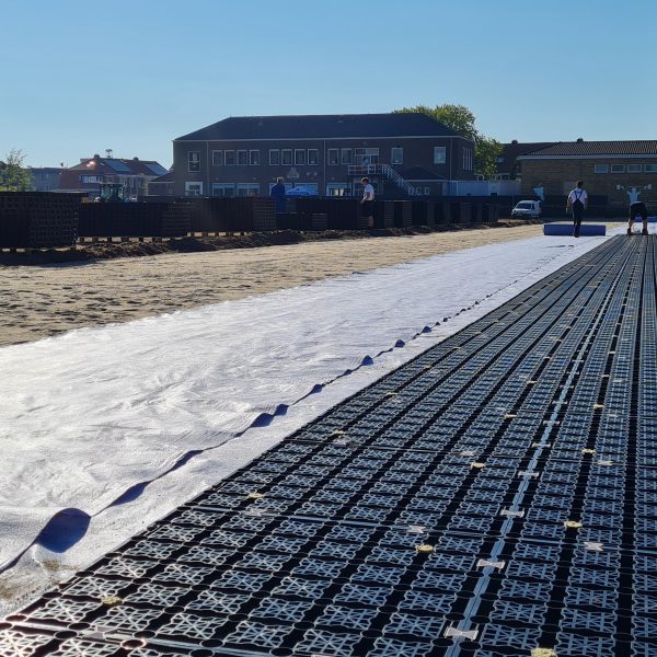 Aanleg wateropslag onder voetbalveld