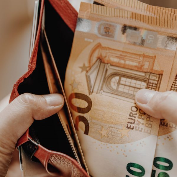 Portemonnee met geld erin