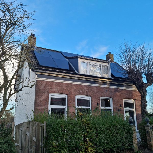 Eigen huis me tzonnepanelen