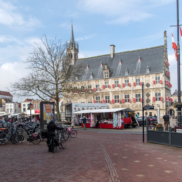 Markt Gouda met stadhuis